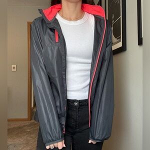 Lightweight wind breaker